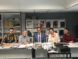 Prof. Dr. Metin Akgün (ortada) ve CNRS ekibinin çalışma için biraraya ge...
