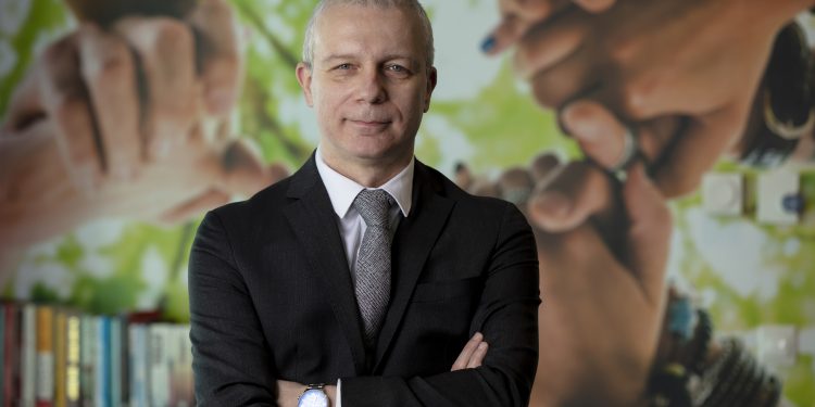 BAXTER TÜRKİYE VE HEMŞİRE DERNEKLERİ KORONA KAHRAMANLARI İÇİN “HAREKETE GEÇİYOR”