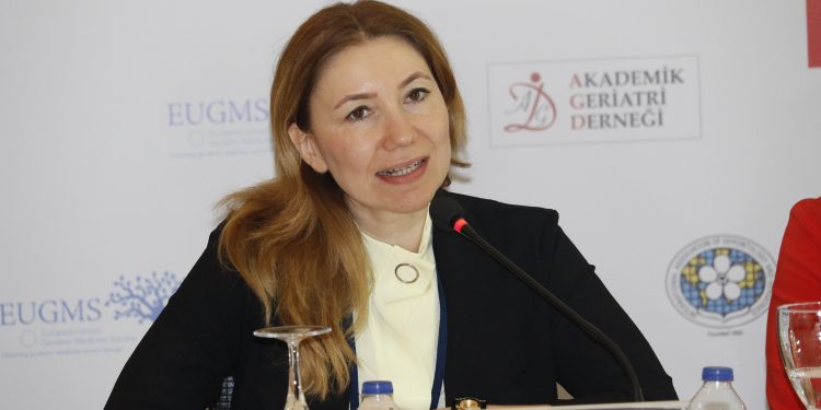 YAŞLIDA ÇOKLU İLAÇ KULLANIMI VE İLAÇ YAN ETKİLERİ İLE MÜCADELEDE YENİ BİR ADIM