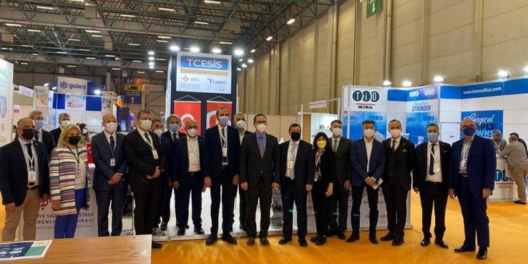 Sağlık Bakan Yardımcısı Doç. Dr. Tolga Tolunay, 28. Expomed Eurasia Fuarı’nı gezdi