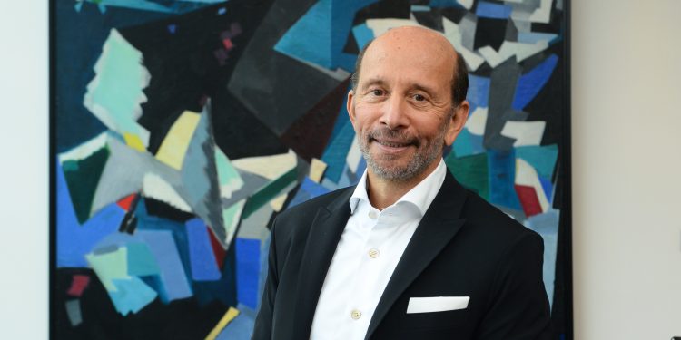 Abdi İbrahim, iki uluslararası ödül daha kazandı