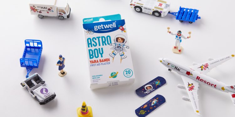 Cerrahi maske ve yara bantları okul çantalarına giriyor