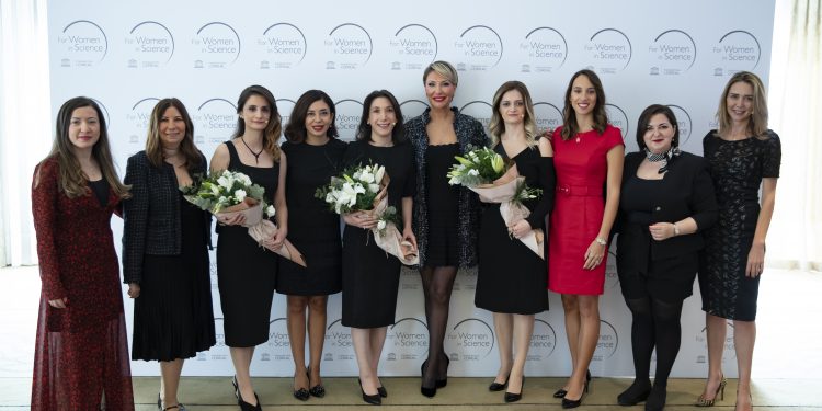 DÜNYANIN BİLİME BİLİMİN KADINLARA İHTİYACI VAR