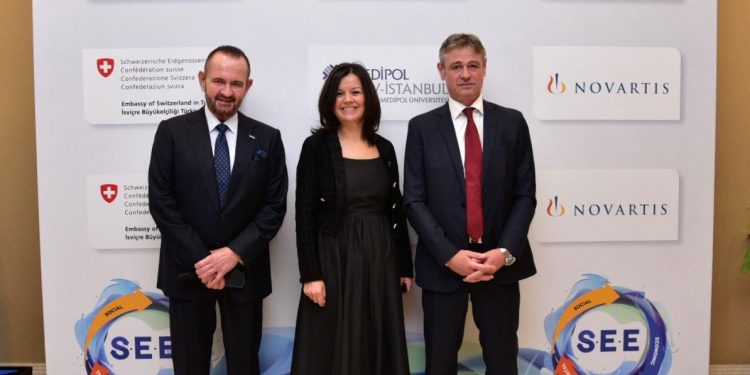 Sürdürülebilir kalkınma kapsamında sağlık sektörünün sosyal, çevresel ve ekonomik etkisi masaya yatırıldı