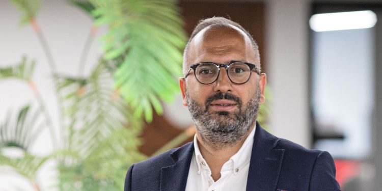 Turkuaz Healthcare’in yeni CEO’su Ömer Koç oldu