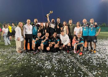 Sağlık çalışanları, futbol turnuvasında kıyasıya mücadele etti