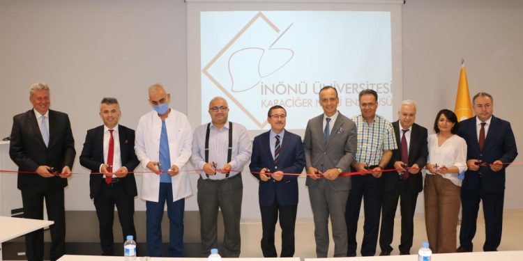 Turgut Özal Tıp Merkezi Karaciğer Nakli Enstitüsü’ne Toplantı Salonu ve Oyun Parkı