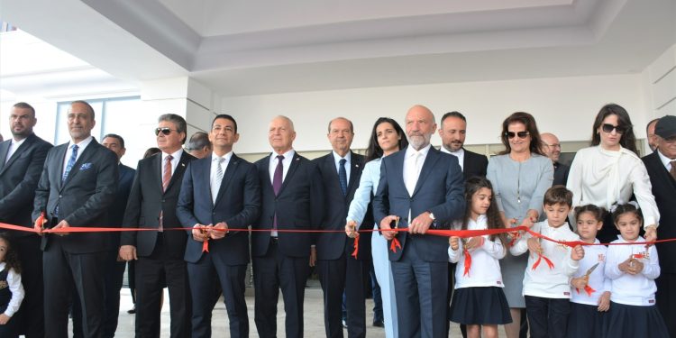 Yakın Doğu Üniversitesi Hastanesi Yeniboğaziçi, hizmete açıldı