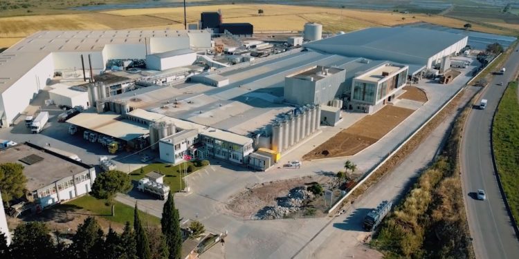 Yerel üretim kapasitesini̇ genişleten Abbott, Türkiye’de yetişkin beslenme ürünleri üretiyor  