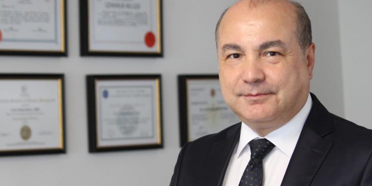 AVRUPA PLASTİK CERRAHİ YETERLİK KURULUNA TÜRK BAŞKAN…