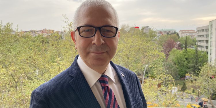 Yeni Bir Göz Çevresi