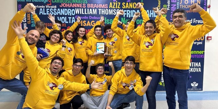 İşitme engelli takım teknoloji merakının engel tanımadığını gösterdi