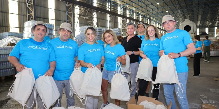 AbbVie Türkiye Gönüllüleri Olasılıklar Haftası’nda depremzedelerin yanındaydı