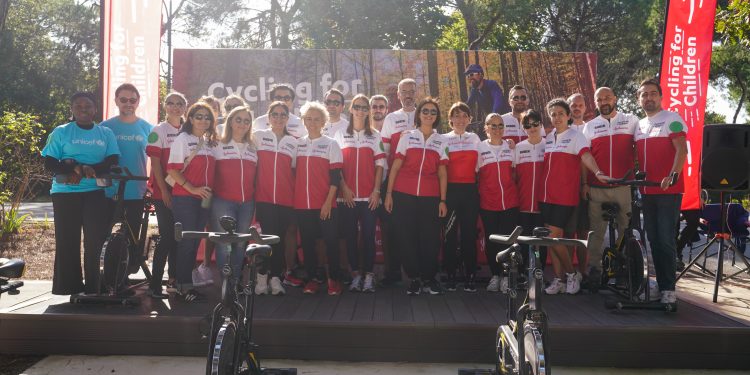 Johnson & Johnson Çalışanları, Afetlerden Etkilenen Çocuklar için Pedalladı