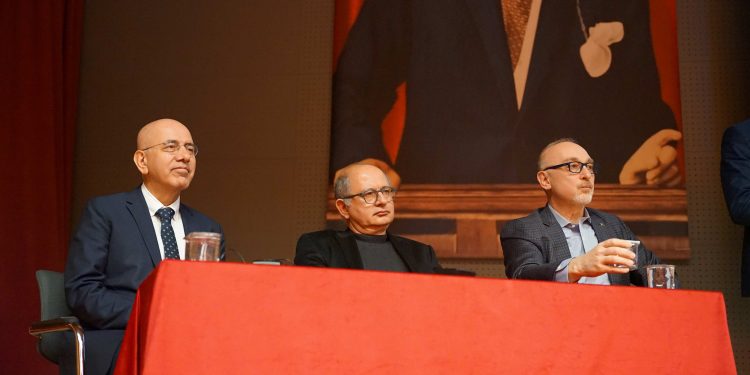 Prof. Dr. Cengizhan Öztürk’ten geleceğin hekimlerine tavsiyeler