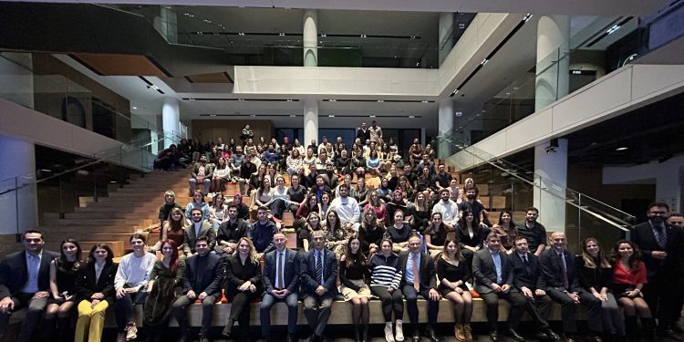 Bayer Türkiye Kadın Sağlığı’nın ev sahipliğinde klinik şefleri bilgi ve deneyimlerini asistan hekimlerle paylaştı