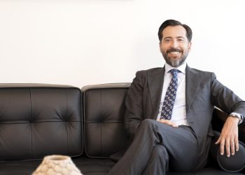 Ayhan Öztürk: Daha iyi bir gelecek için sağlık teknolojileri kilit bir rol oynuyor