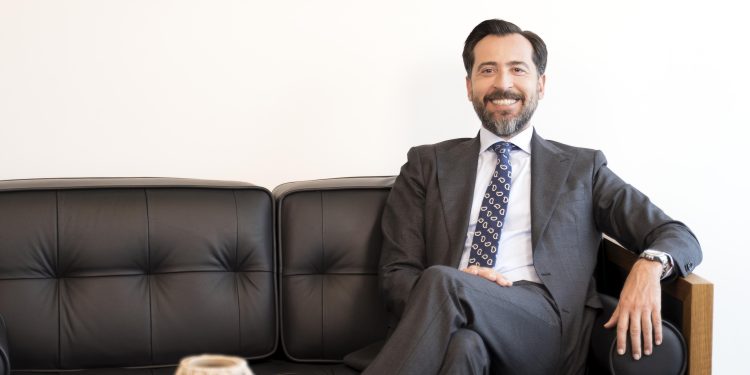 Ayhan Öztürk: Daha iyi bir gelecek için sağlık teknolojileri kilit bir rol oynuyor