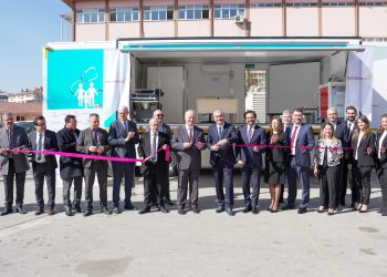 AstraZeneca Türkiye tarafından bağışlanan mobil sağlık merkezi sağlık hizmetlerine erişimde kullanılacak