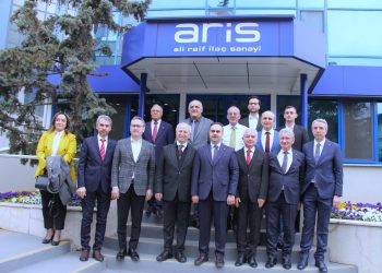 Sanayi ve Teknoloji Bakanı Mehmet Fatih Kacır, Ali Raif İlaç üretim tesislerini gezdi