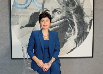 “Sağlık sektöründe biz kadınlar sahadan yönetime kadar her yerdeyiz. Sektörün yönünü artık biz değiştiriyoruz.”