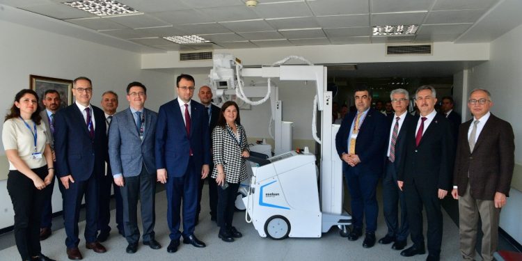 ASELSAN’dan Mobil Dijital Röntgen Cihazı ADR-M100