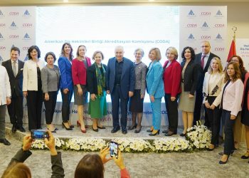 Yeditepe Üniversitesi Diş Hekimliği Fakültesi’nin eğitim kalitesi, CODA Akreditasyonu ile bir kez daha belgelendi