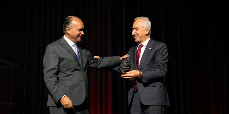 2024 WFH Başkanlık Ödülü Türkiye Hemofili Derneği ve Prof. Dr. O. Bülent Zülfikar’a Verildi!