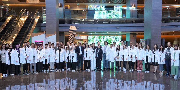 MEMORIAL TALKS GELECEĞİN HEKİMLERİYLE UZMAN İSİMLERİ BULUŞTURDU