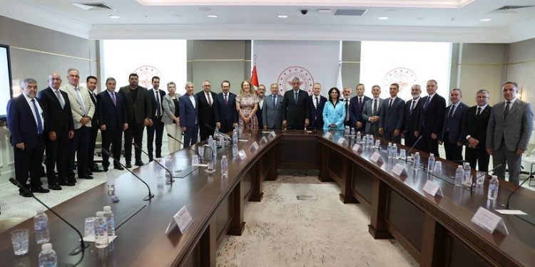 OHSAD’dan Sağlık Bakanı Kemal Memişoğlu’na ziyaret