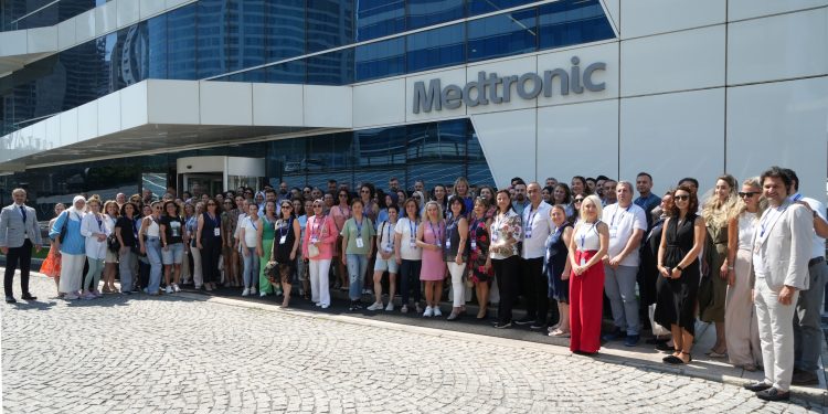 Medtronic, cerrahi alan ve ameliyathane hemşirelerinin klinik becerilerini geliştirmelerine katkı sağlıyor