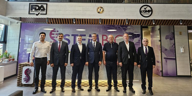 TÜSEB Başkanı Prof. Dr. Ümit Kervan Stembio Kordon Kanı, Hücre ve Doku Merkezi’ni ziyaret etti