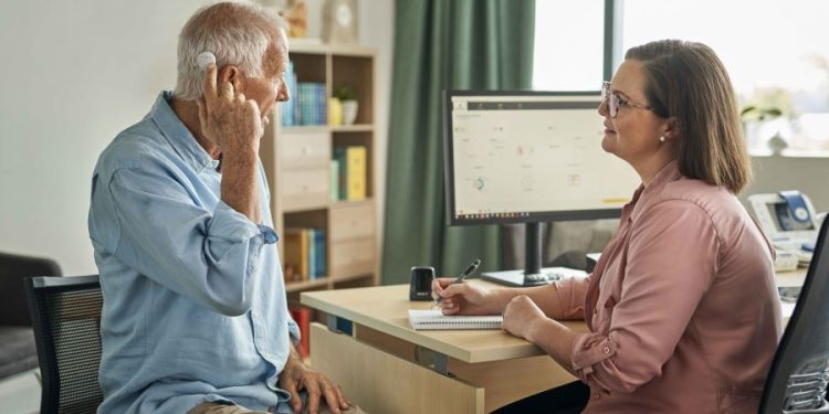 Şimdi ve Her Zaman İşitme İmplantı ile Kalıcı Çözümler