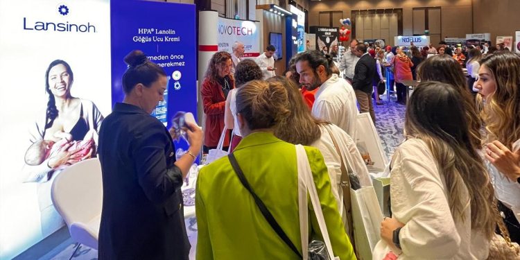 Lansinoh’tan “Emzirmede Yaşanan Sorunlar ve Çözüm Yolları” Sempozyumu