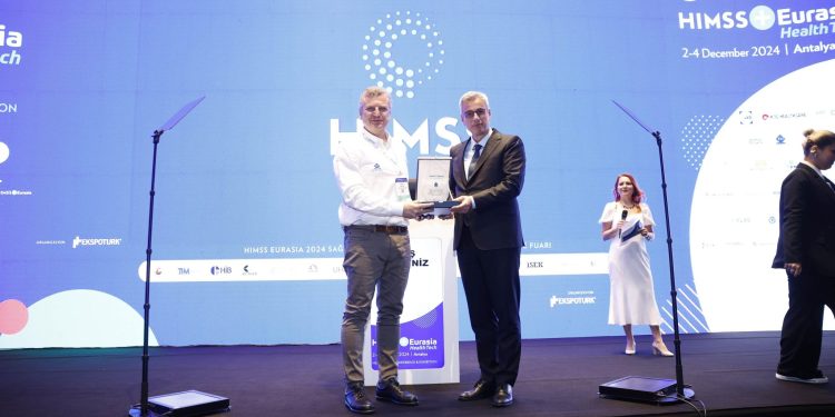 HIMSS Eurasia 2024’ün En Yenilikçi Teknoloji Ödülü Ertunç Özcan’ın oldu