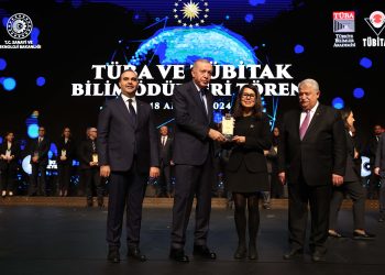 İstinye Üniversitesi akademisyenlerine TÜBA ve TÜBİTAK’tan bilim ödülü