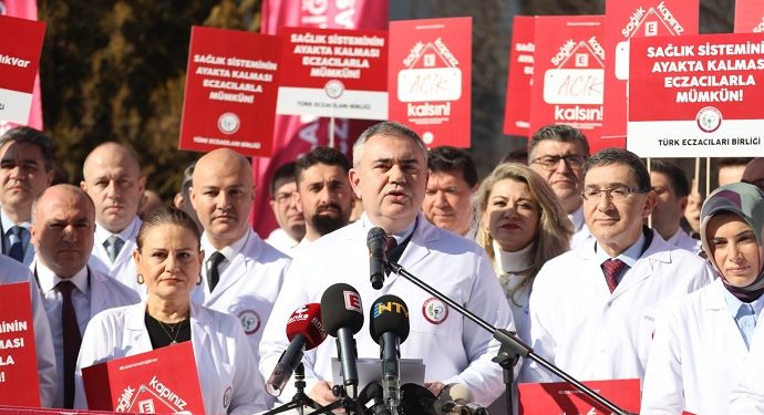 “Acil önlemler alınmazsa eczane iflaslarının başlaması an meselesidir”