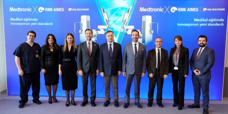 Medtronic’in robotik asiste cerrahi sistemi Türkiye’de ilk kez Koç Üniversitesi Hastanesi’nde kullanılmaya başlanacak