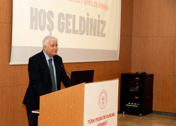 PROF. DR. ÖZGÜR KASAPÇOPUR TÜRK PEDİATRİ KURUMU DERNEĞİ BAŞKANI OLDU