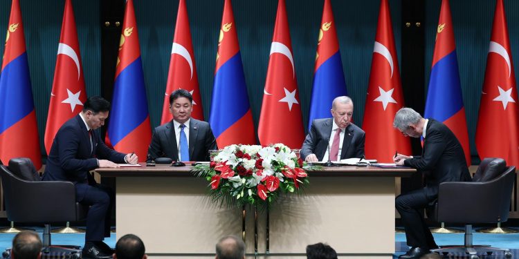 Moğolistan ile Sağlık ve Tıp Bilimleri Alanlarında Anlaşma İmzalandı