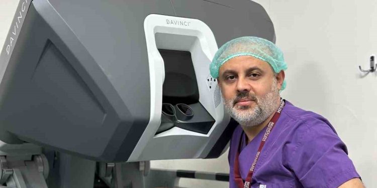 Kalp ameliyatlarında cerrah ve robot iş birliği…