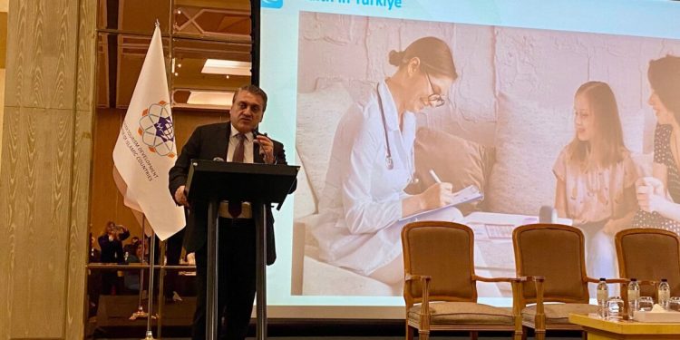 USHAŞ, Dubai’deki HTDC 13. İş Birliği Zirvesi’nde Türkiye’nin Modern Sağlık Altyapısını Tanıttı