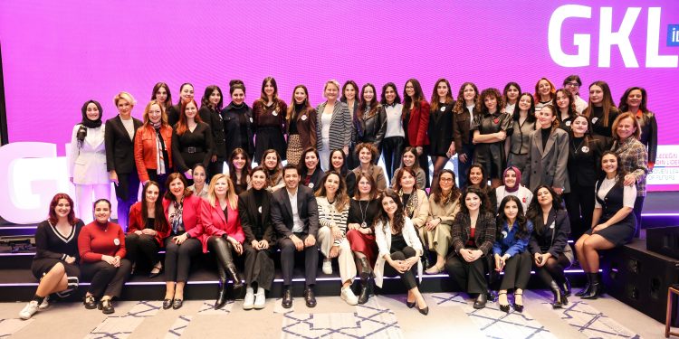 Geleceğin Kadın Liderleri İlham Buluşmalarında Kadınların Başarı Öyküleri Herkesi Duygulandırdı