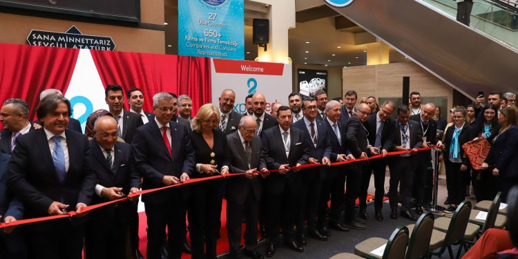 Expomed Eurasia Fuarı Sağlık Bakanı Kemal Memişoğlu tarafından açıldı