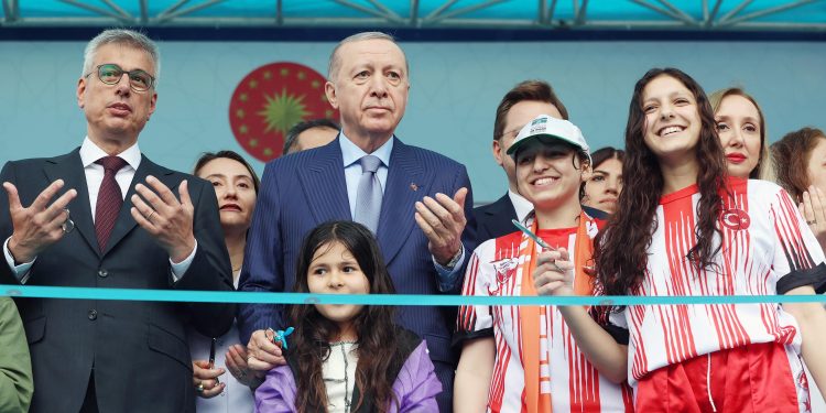 İstanbul Fizik Tedavi ve Rehabilitasyon Eğitim ve Araştırma Hastanesi Açıldı