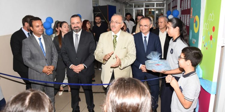 Boston Scientific Türkiye, Ataşehir Mustafa Öncel Ortaokulu’na tam teşekküllü bir Fen Laboratuvarı kurdu