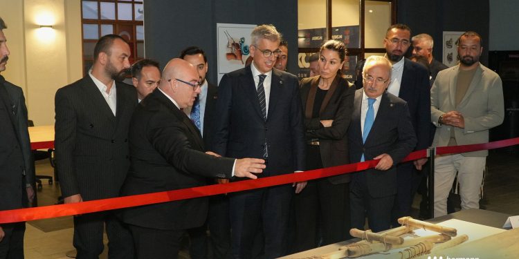 Sağlık Bakanı Kemal Memişoğlu Samsun Cerrahi Aletler ve Sağlık Müzesi’ni gezdi