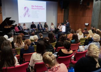 “Bir Dokunuş Hayat Kurtarır”: Amerikan Hastanesi’nden Meme Kanserinde Farkındalık Paneli