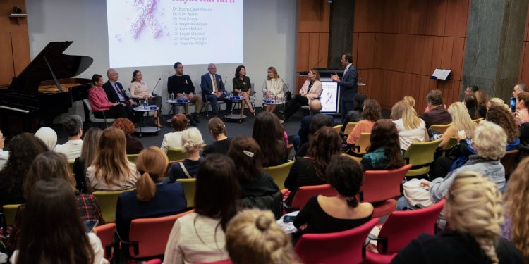 “Bir Dokunuş Hayat Kurtarır”: Amerikan Hastanesi’nden Meme Kanserinde Farkındalık Paneli