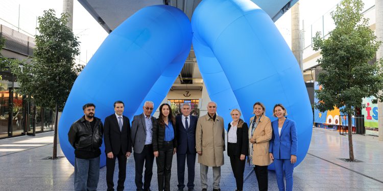 Mavi Yeryüzü: Diyabetin Evrensel Simgesine Sanatsal Bir Bakış